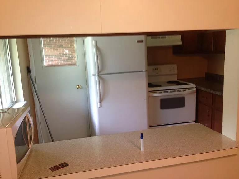 7550 Hazelcrest Dr #E — Photo 8