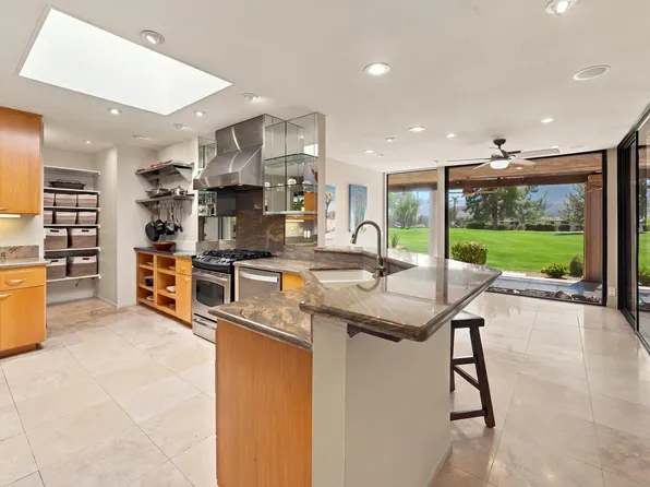 35 Duke Dr, Rancho Mirage, CA 92270