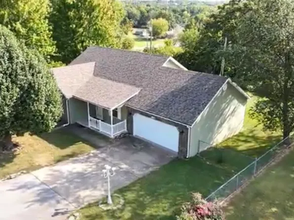 1308 Lakeview Circle, Stockton, MO 65785