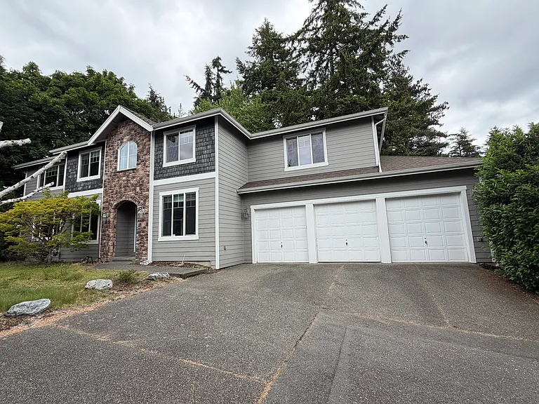 2520 Camas Ave NE — Photo 2