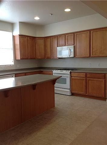 1st image of 1805 Clare Ln