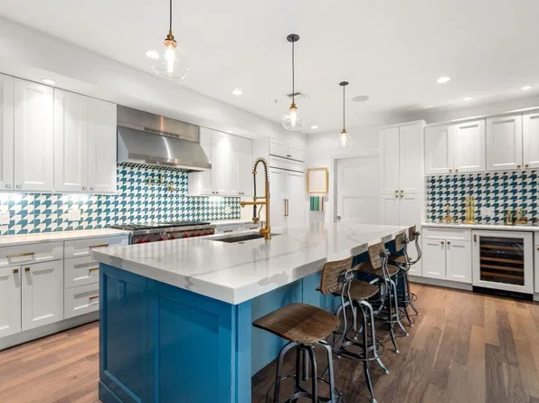 621 E 1st St Unit A4, South Boston, MA 02127