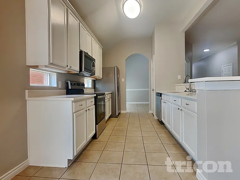 5816 Greenmeadow Dr — Photo 6