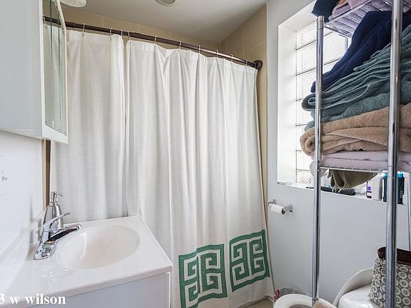 5th image of 1903 W Wilson Ave #711