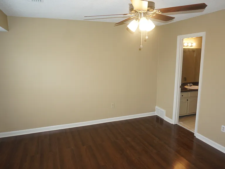 6525 Castle Creek Ln — Photo 18