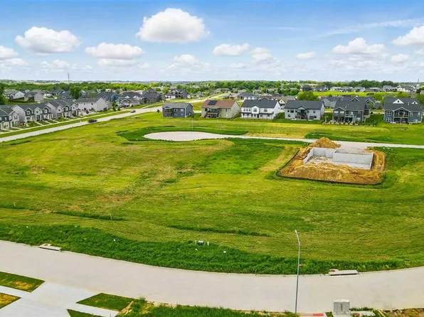 631 Ridge Dr, Tiffin, IA 52340