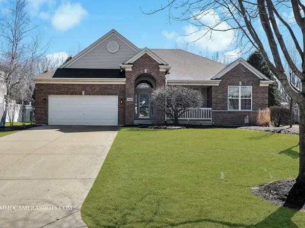 1385 Mallard Ln, Hoffman Estates, IL 60192