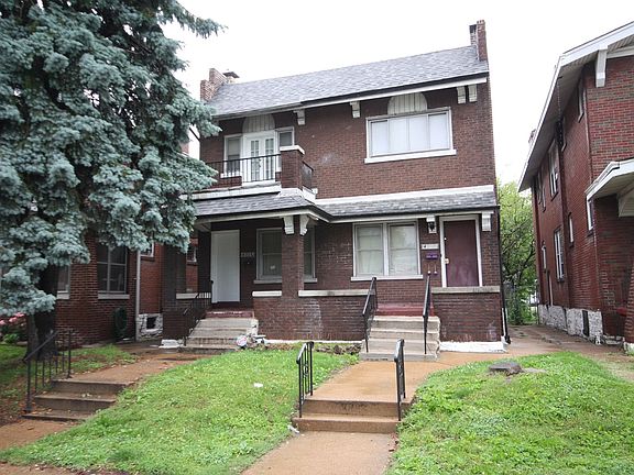 2nd image of 4217 S Grand Blvd #2F