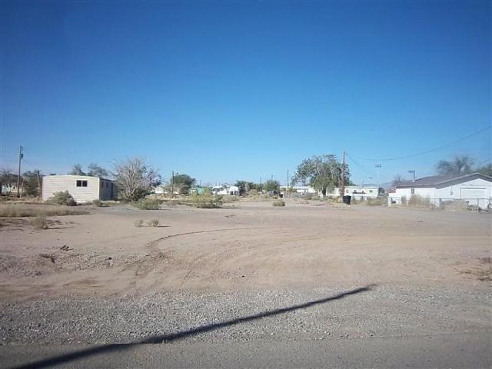 2nd image of 904 Mesquite St