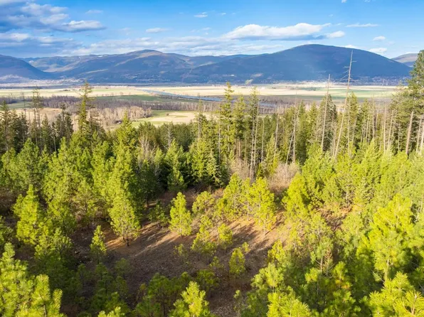 2075 Highland Cres, Central Kootenay, BC V0B 1G7