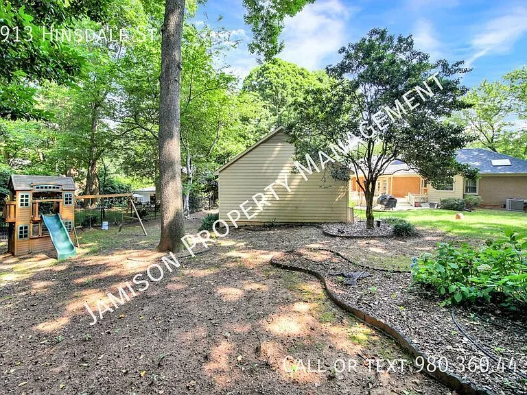 2913 Hinsdale St — Photo 27