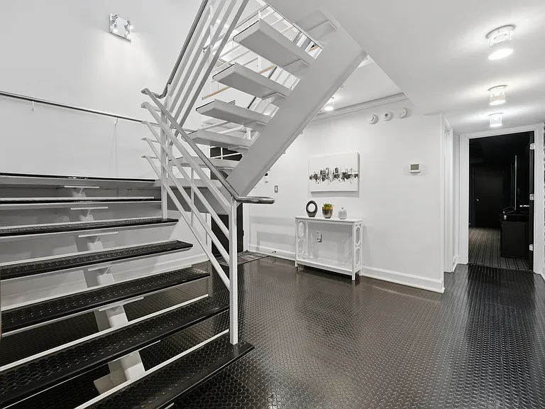 1124 Dilworth Crescent Row — Photo 9