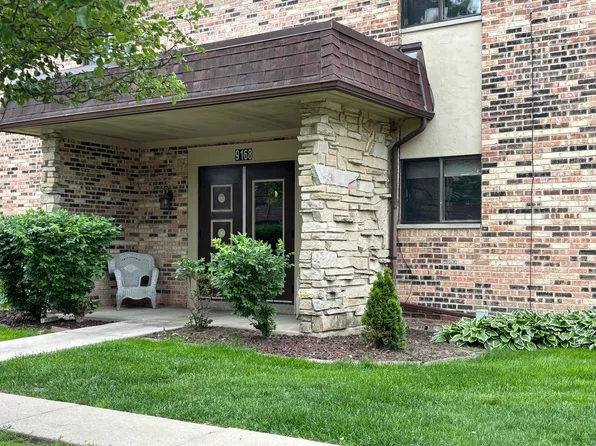 9168 South Rd APT A, Palos Hills, IL 60465