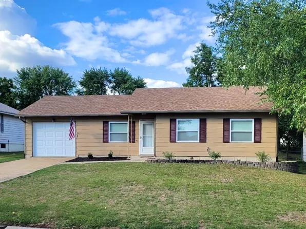 501 Woodcrest Blvd, O'Fallon, MO 63368