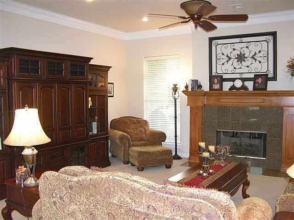3rd image of 6340 Ellington Ln