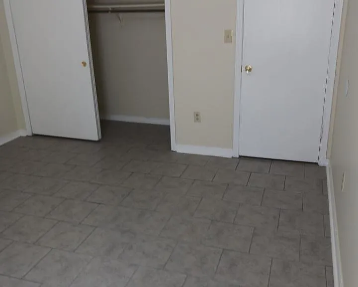 Springdale Apartments — Photo 3