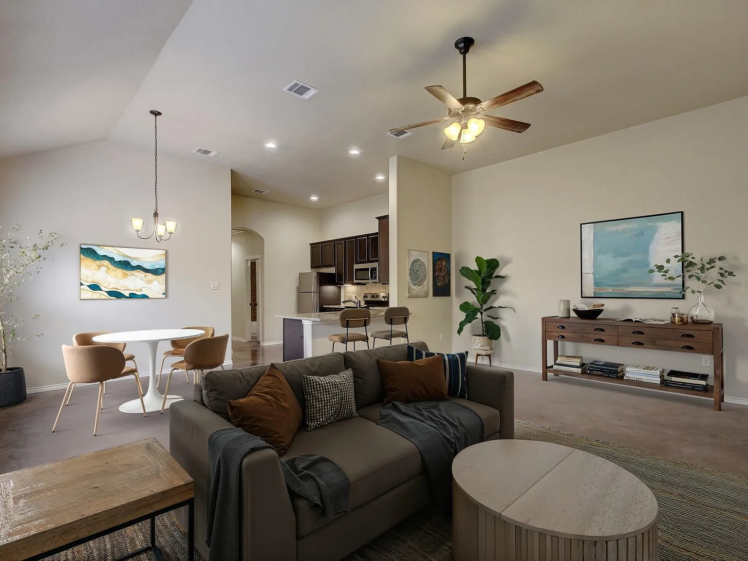 3 bed, 2.0 bath, 1372 sqft, $1,800 — Photo 1