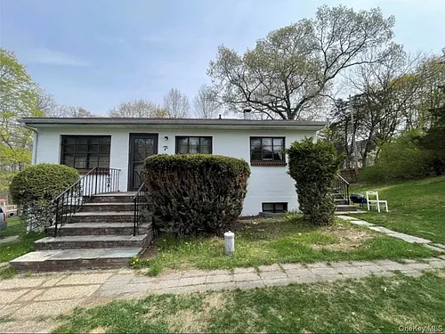 7 Goldman Rd #A Photo 1