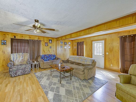 5th image of 303 Blake Dr