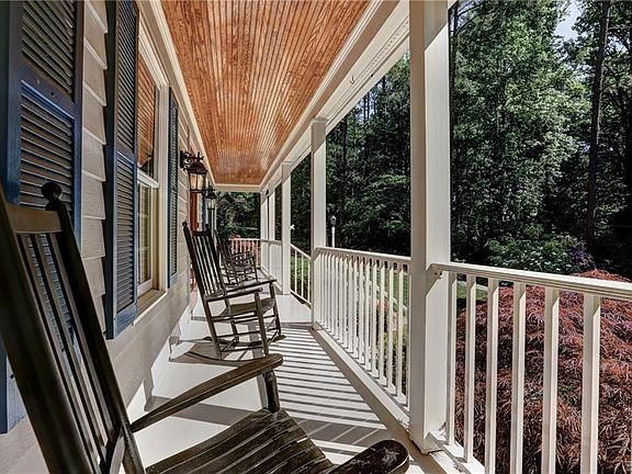 4th image of 10371 Lake Dr