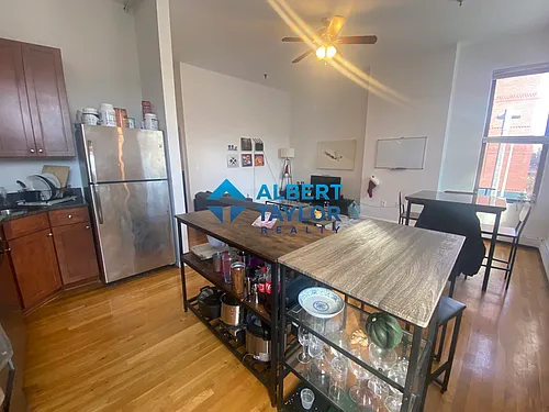 168 Northampton St Photo 1