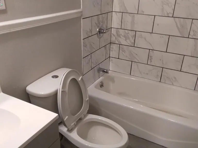 4625 Rochester Dr — Photo 2