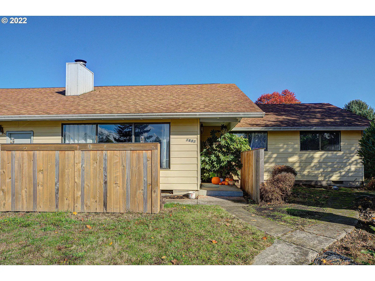 1685 NE Kennedy Ln photo 1