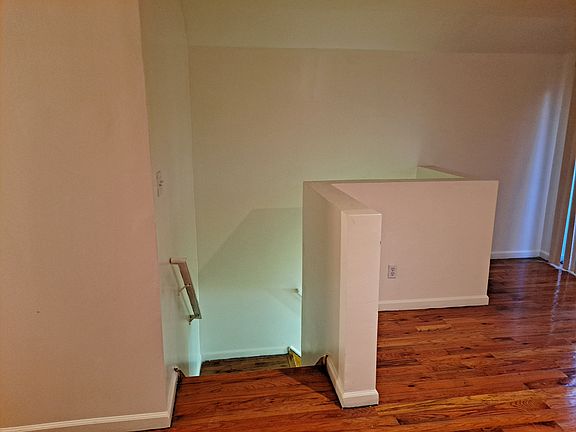 4th image of 4054 Grace Ave #2