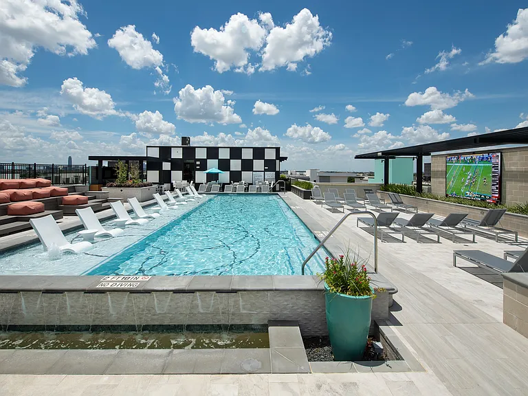 Pool 8