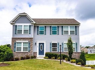 205 W Country Barn Rd, Houston, PA 15342