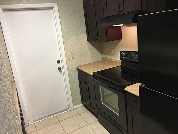 4th image of 6804 Lyman Ave