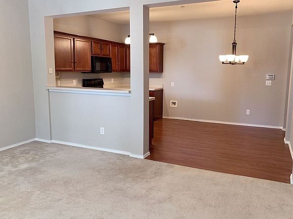 3_03_livingroom.jpg