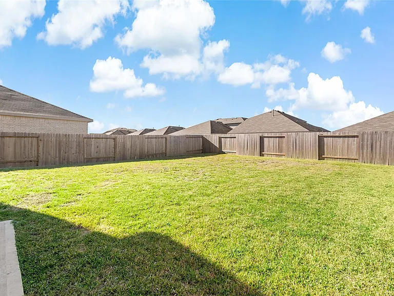21568 Rolling Streams Dr — Photo 2