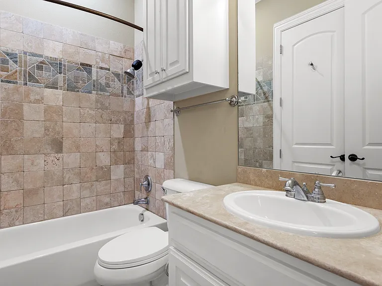 5801 Hillcrest Ave #9 — Photo 12
