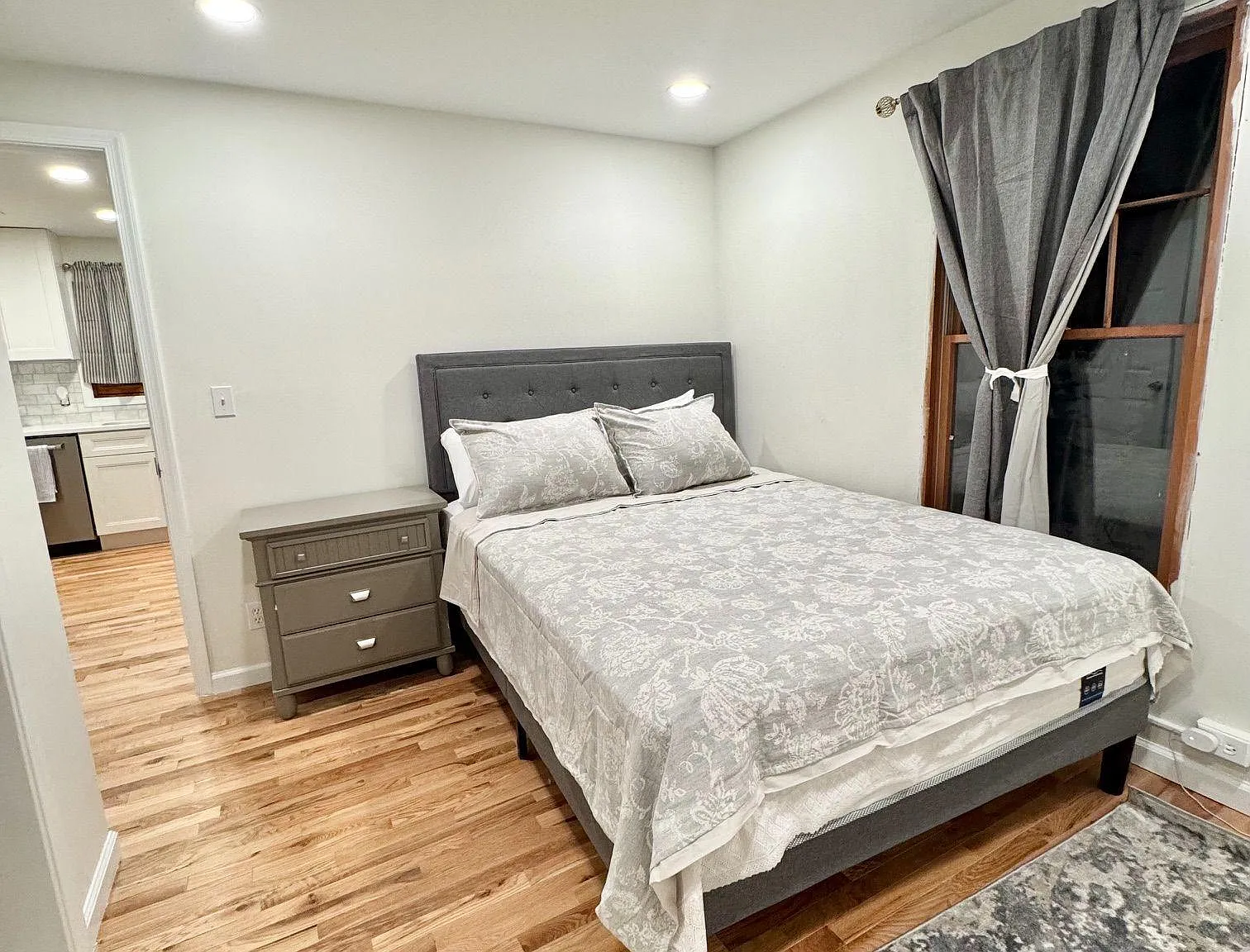 3 bed, 3.0 bath, 2300 sqft, $1,503 — Photo 1