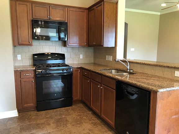 4th image of 353 Avondale Ln