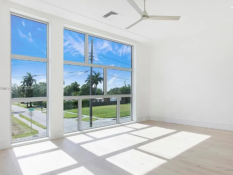 1798X Holiday Ln — Photo 15