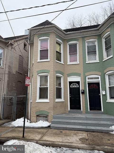 1st image of 15 E Lee St