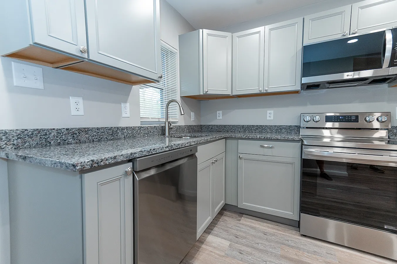 1 bed, 1.5 bath, 1500 sqft, $800 — Photo 3