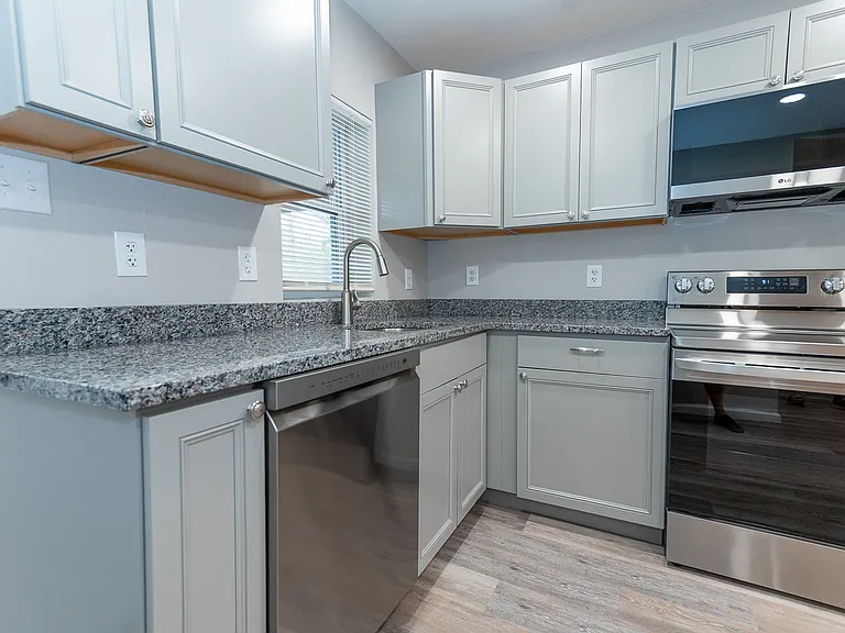 8 Enfield St #1 — Photo 3