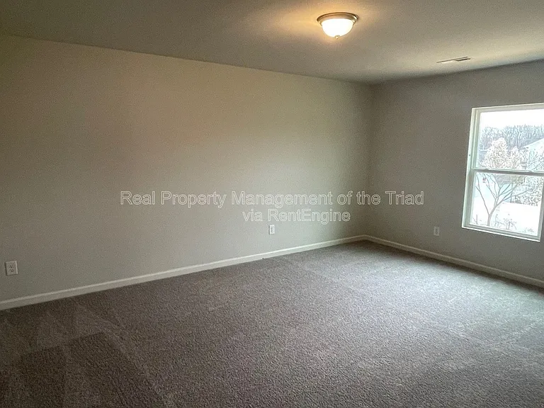 3824 Miller Dr — Photo 10