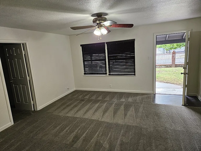 3616 Mahogany St — Photo 2