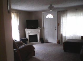 2061 Lee Dr, Akron, OH 44306