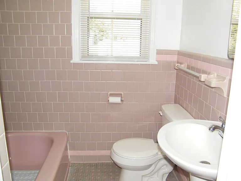 108 Coleraine Dr — Photo 16