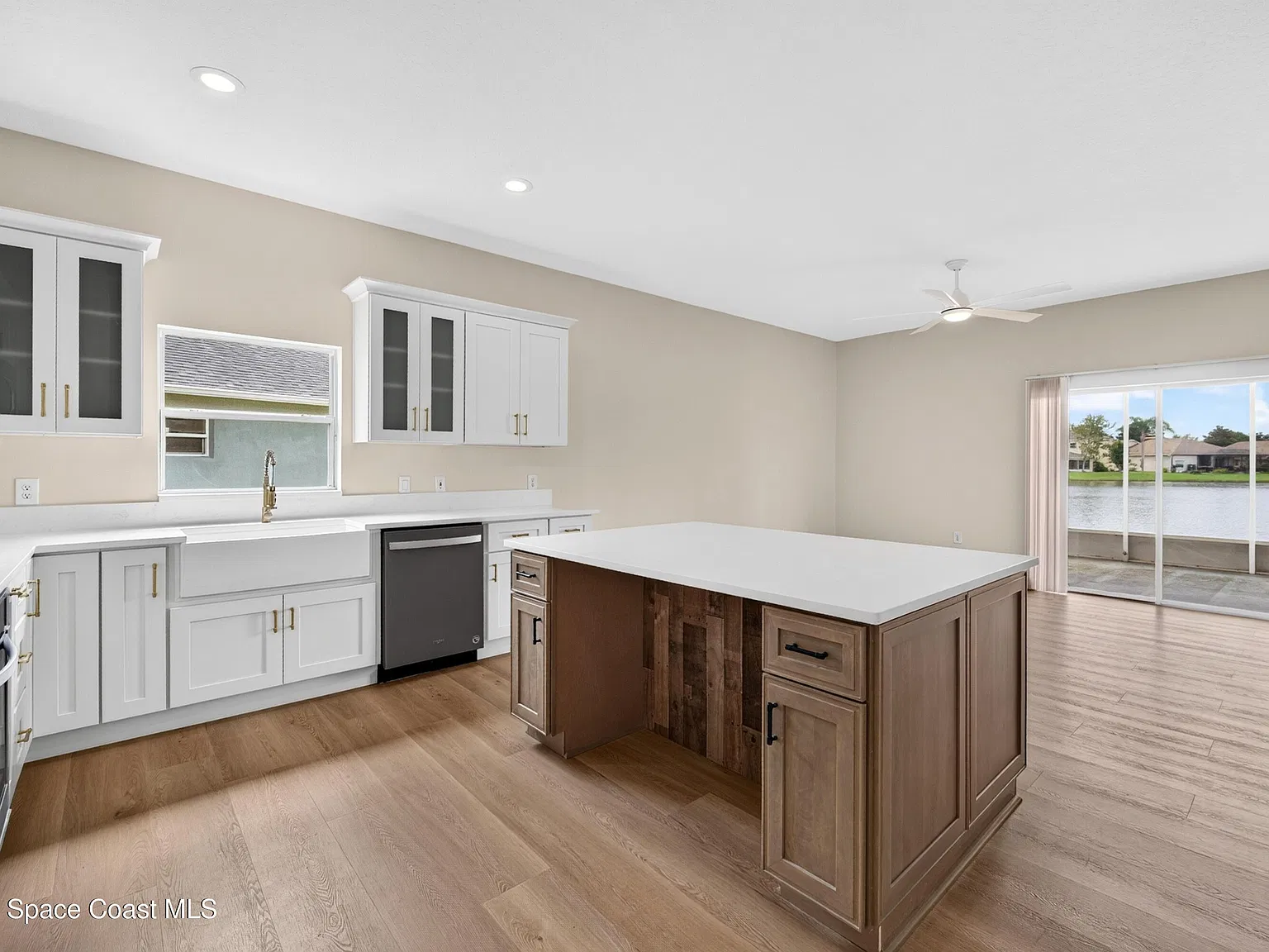 4 bed, 2.0 bath, 2032 sqft, $2,800 — Photo 4