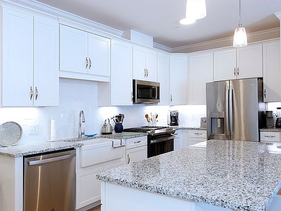 4th image of 57 Long Point Rd #208