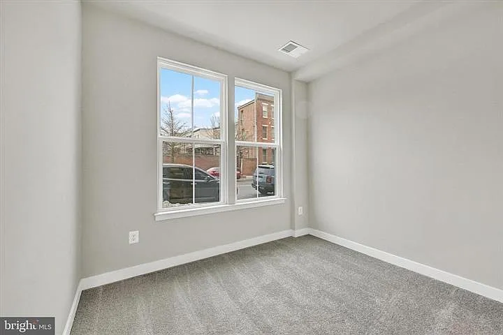 815 Lennox St — Photo 18