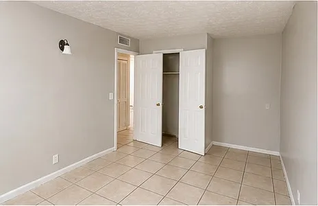 2862 W 1st St #6 — Photo 5