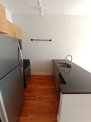 Rented by City Vista Inc | media 5