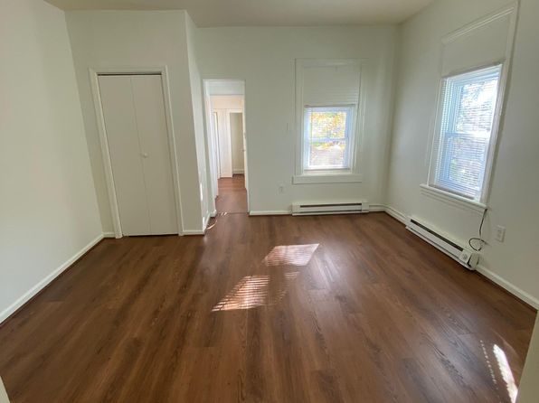 814 Ferry St #2